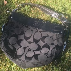 Coach black signature hobo EUC